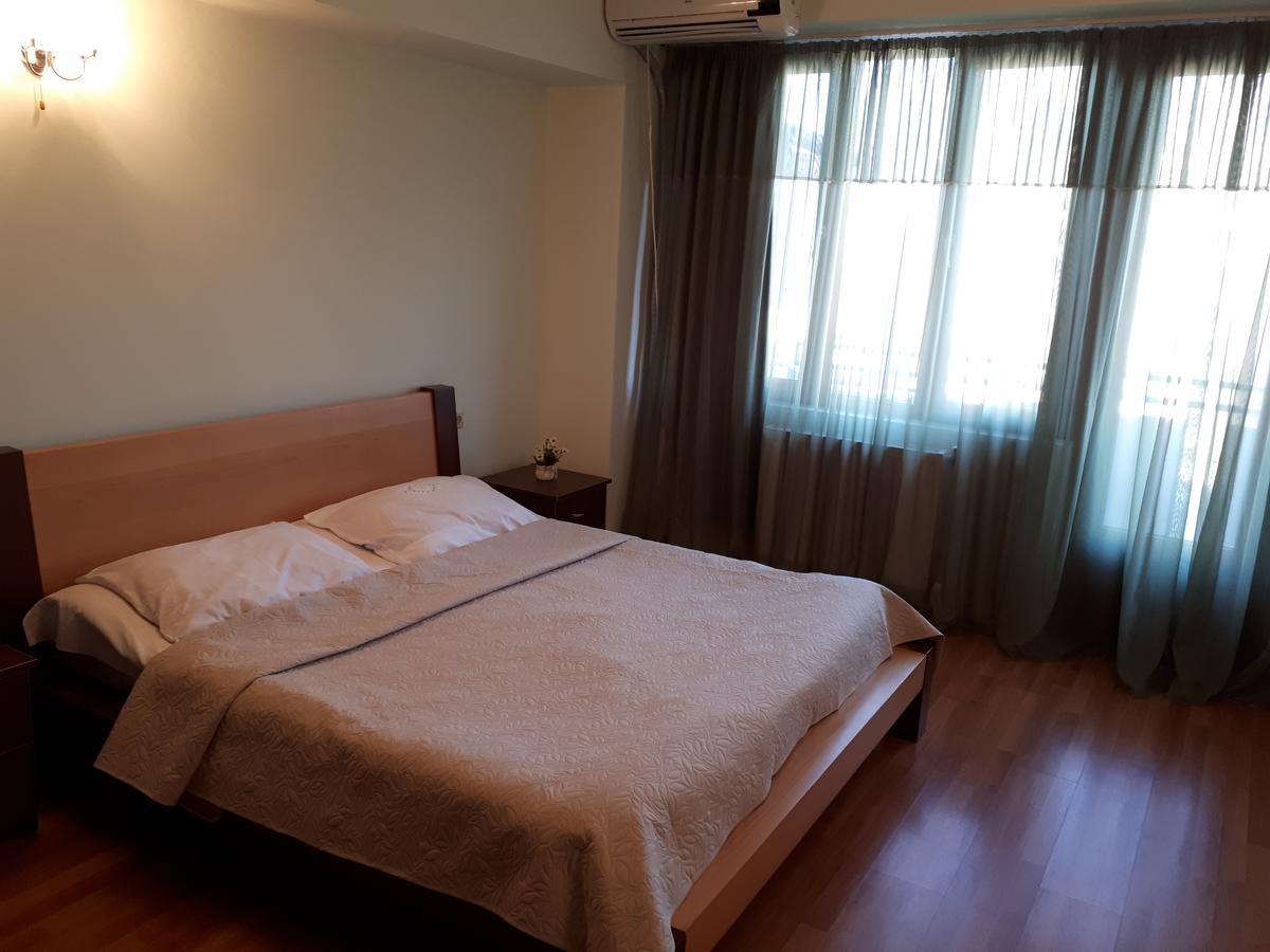 Apartment Archil Batoemi Buitenkant foto