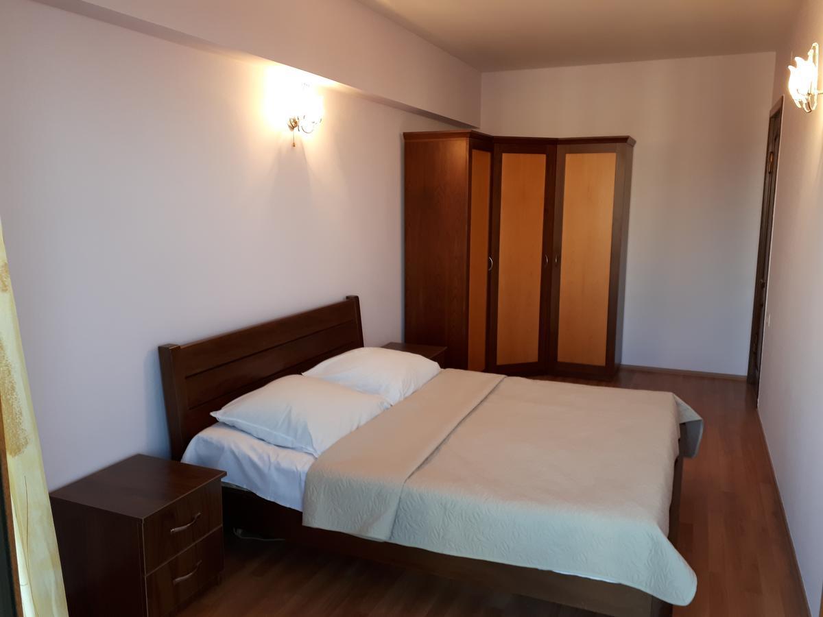 Apartment Archil Batoemi Buitenkant foto