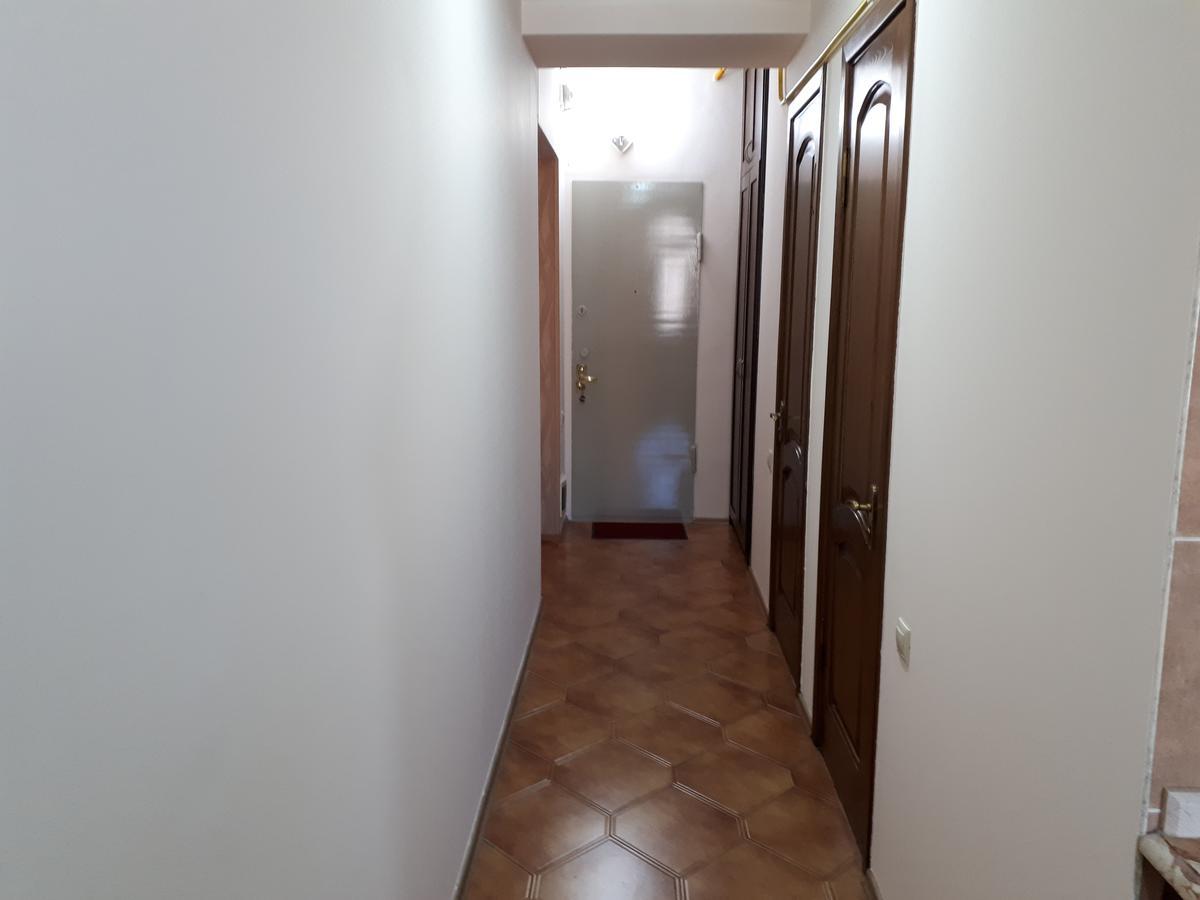 Apartment Archil Batoemi Buitenkant foto